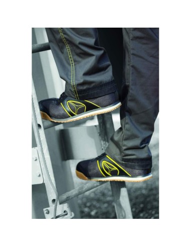 CHAUSSURES BASSES DE S&Eacute;CURIT&Eacute; POUR TRAVAIL DELTAPLUS D-SPIRIT S1P SRC