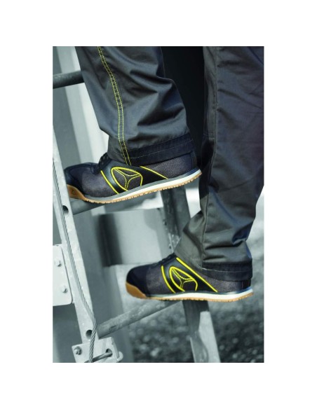 CHAUSSURES BASSES DE S&Eacute;CURIT&Eacute; POUR TRAVAIL DELTAPLUS D-SPIRIT S1P SRC
