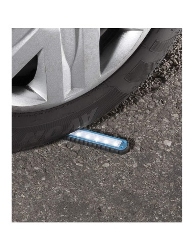 Torche à led rechargeable ultra mince et robuste travail garage fervi l008