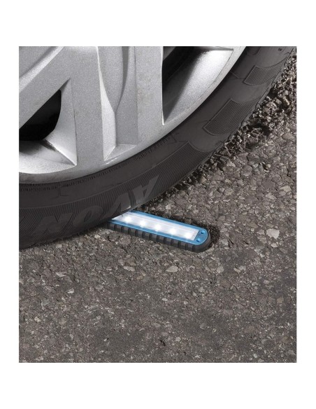 Torche à led rechargeable ultra mince et robuste travail garage fervi l008